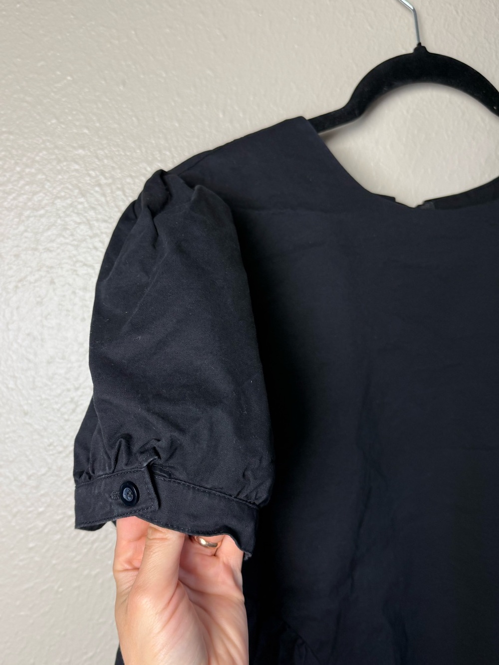 Pomander Place Julianna bow back puff sleeve top - Picture 3 of 6